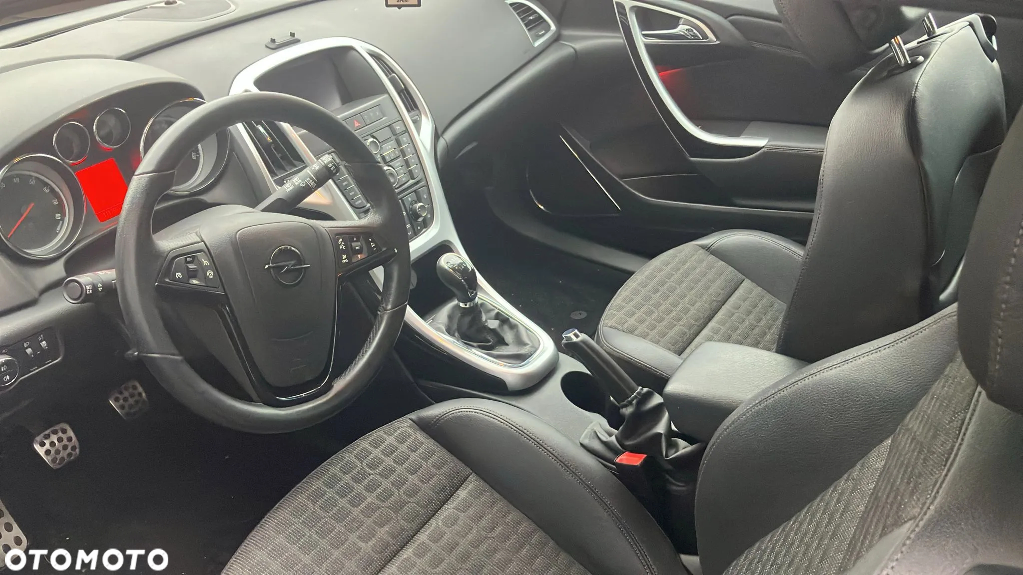 Opel Astra IV GTC 1.6 T SIDI Sport S&S EU6 - 5