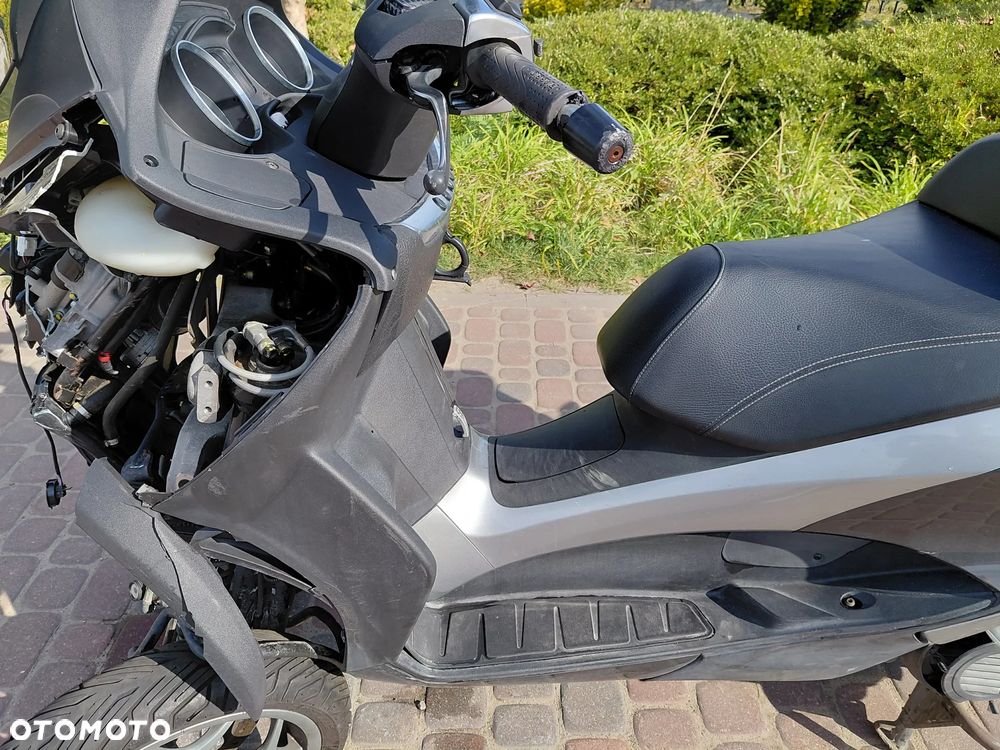 Piaggio MP-3 - 18