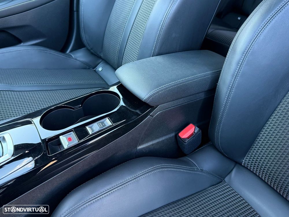 Peugeot 2008 1.2 PureTech GT Line EAT8 - 19