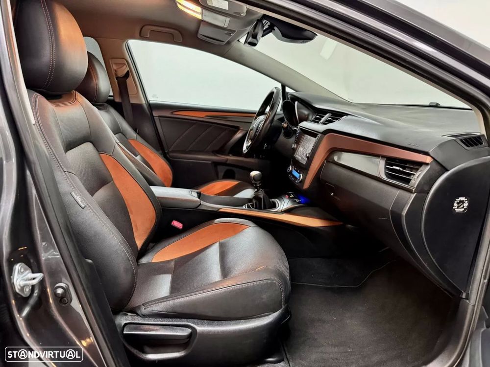 Toyota Avensis Touring Sports 2.0 D-4D Luxury+GPS - 51