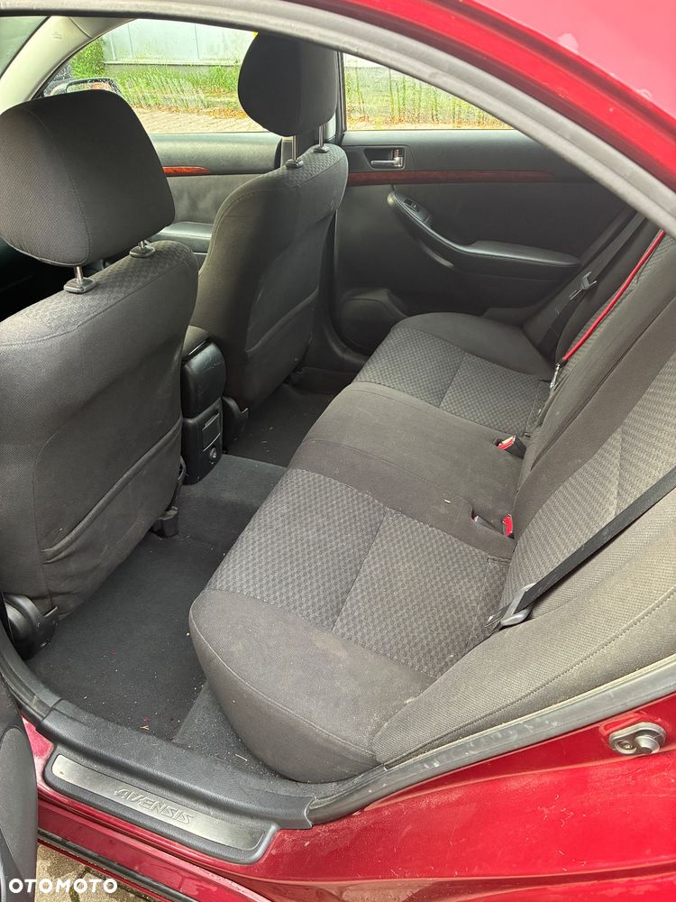 Toyota Avensis - 20