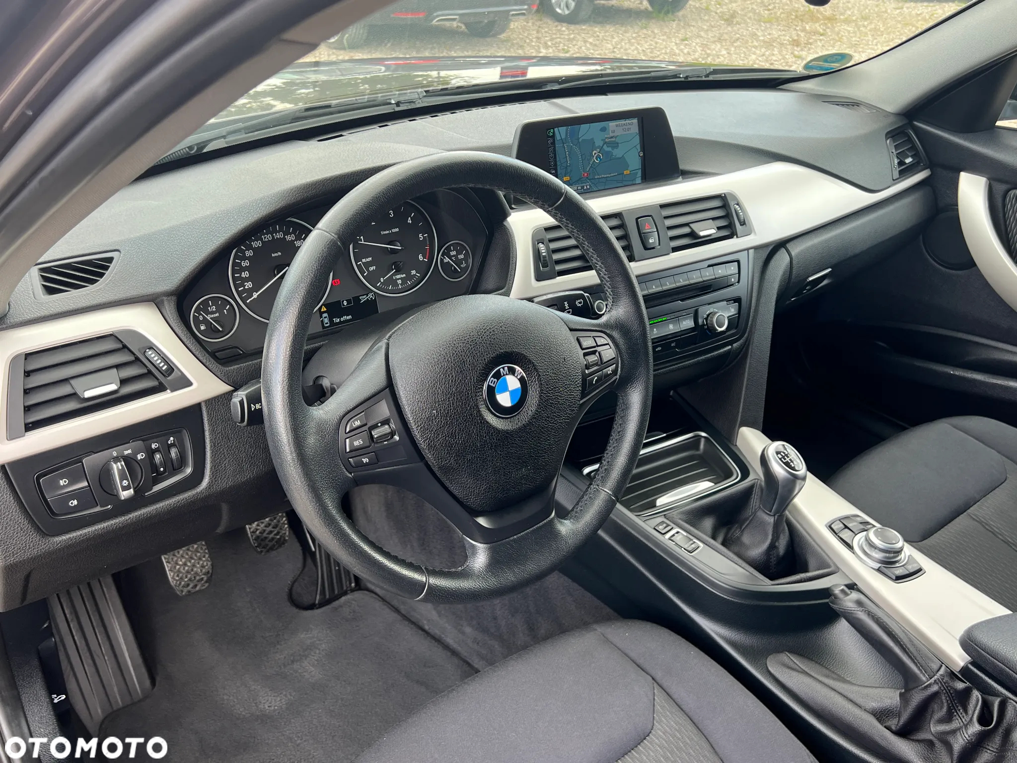 BMW Seria 3 318d Touring - 16
