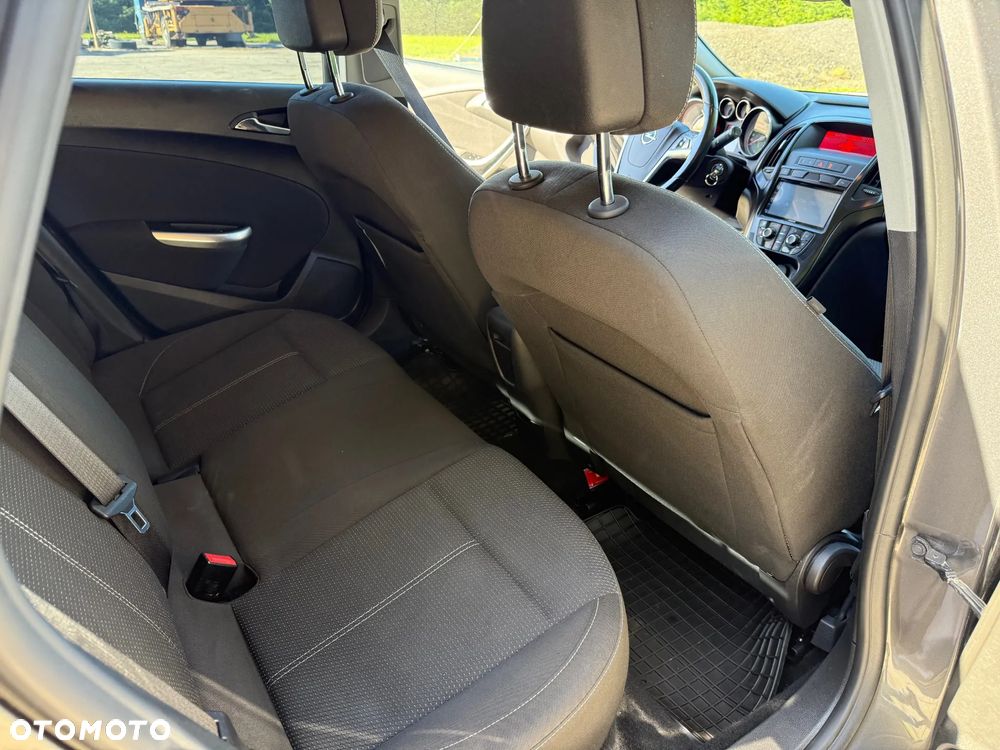 Opel Astra GTC 1.6 Turbo Edition - 11