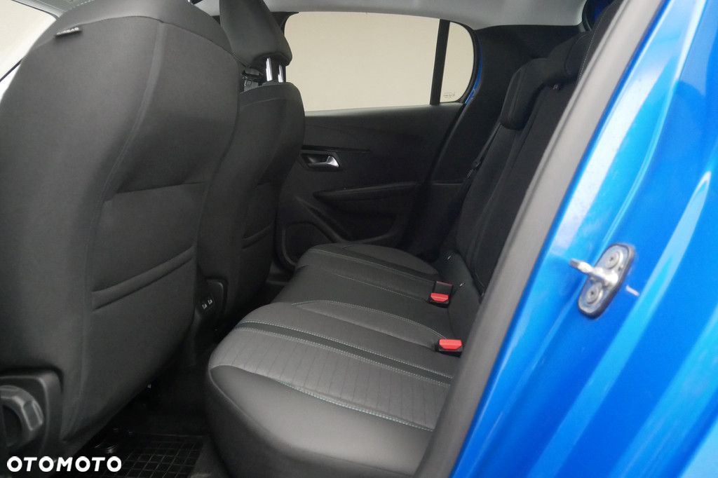 Peugeot 208 - 15