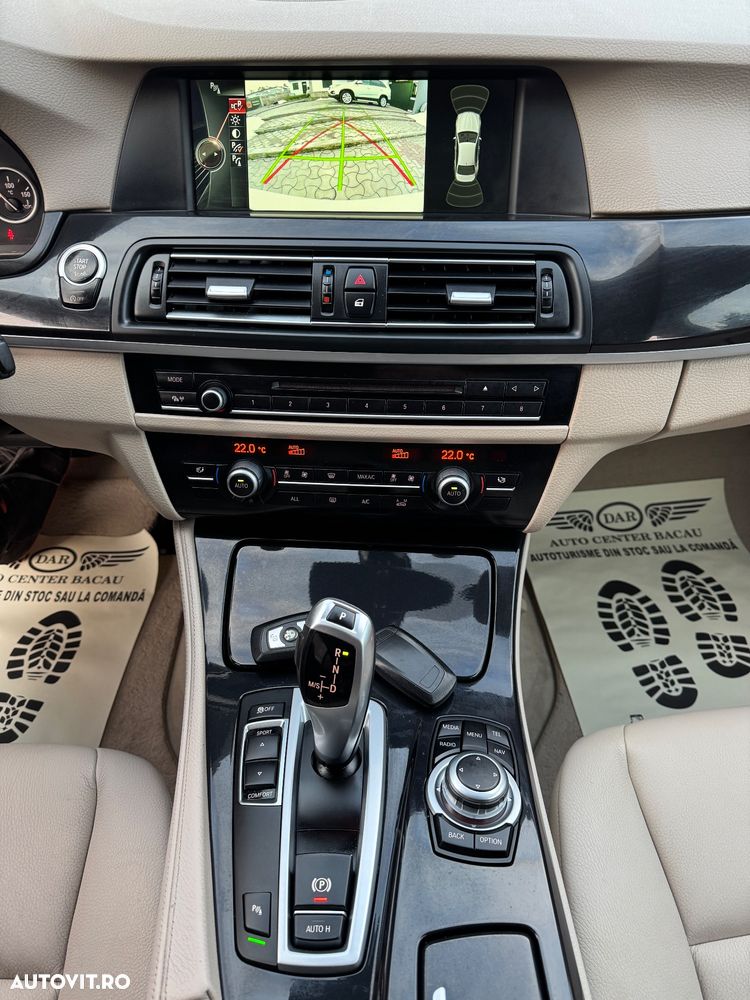 BMW Seria 5 525d Sport-Aut. Luxury Line - 11