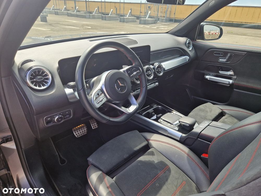Mercedes-Benz GLB 250 4-Matic AMG Line 8G-DCT - 18