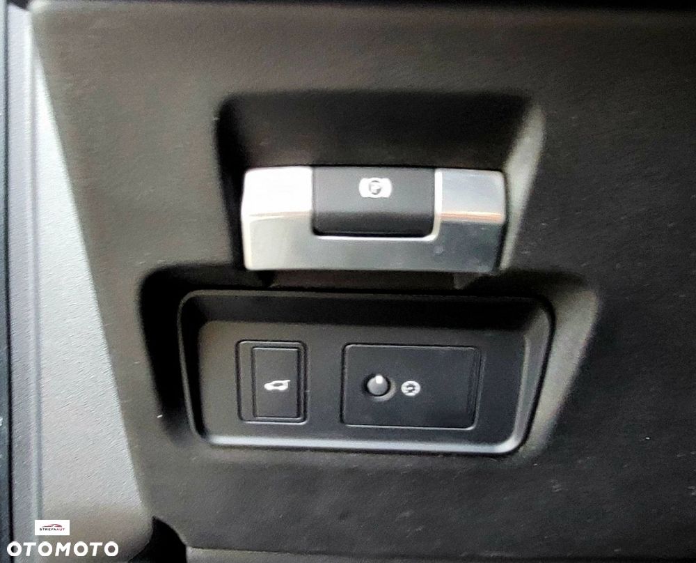 Land Rover Discovery Sport - 12