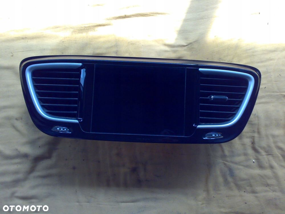 chrysler pacifica 2017 - radio wyświetlacz ramka ekran idealny p68316175ab - 1