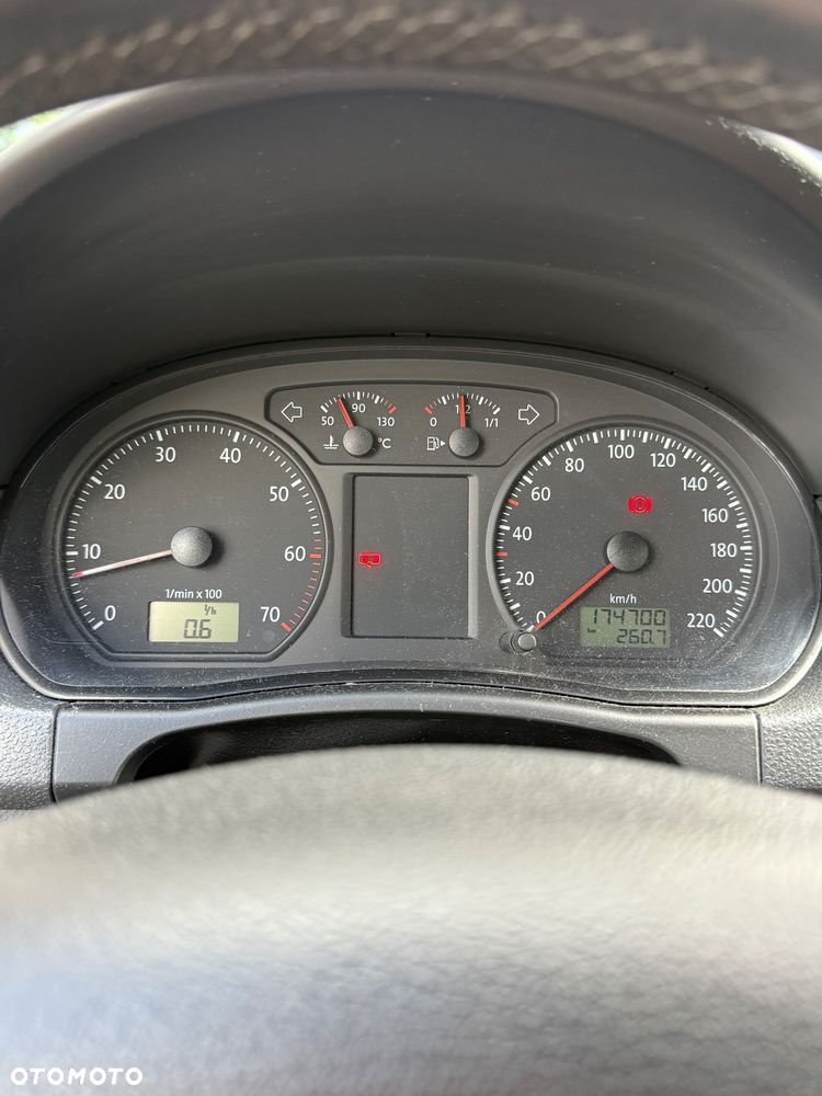 Volkswagen Polo 1.4 16V Comfortline - 13