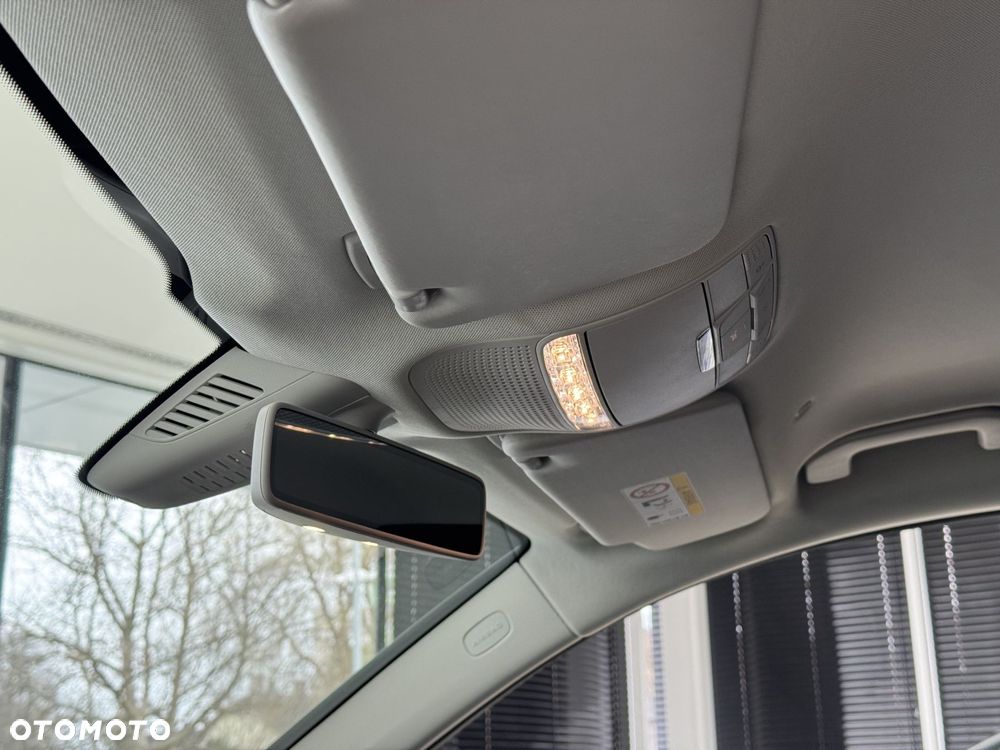 Mercedes-Benz GLC - 37