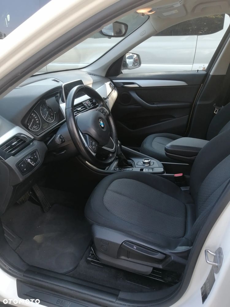 BMW X1 sDrive18d - 9