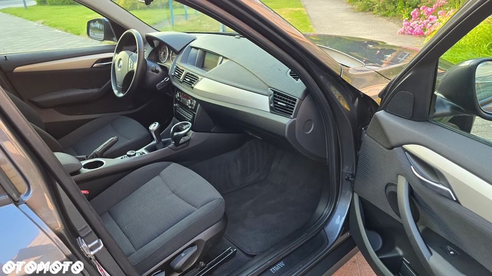 BMW X1 sDrive18i xLine - 11