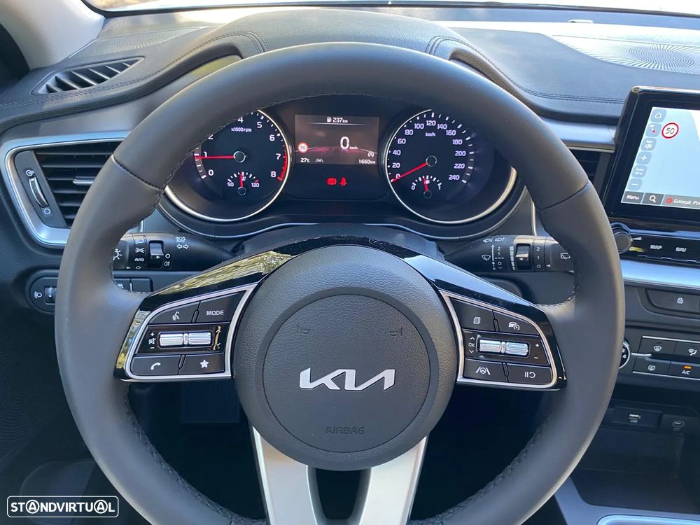 Kia XCeed - 26