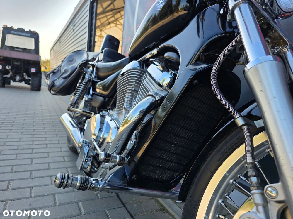 Suzuki Intruder - 28