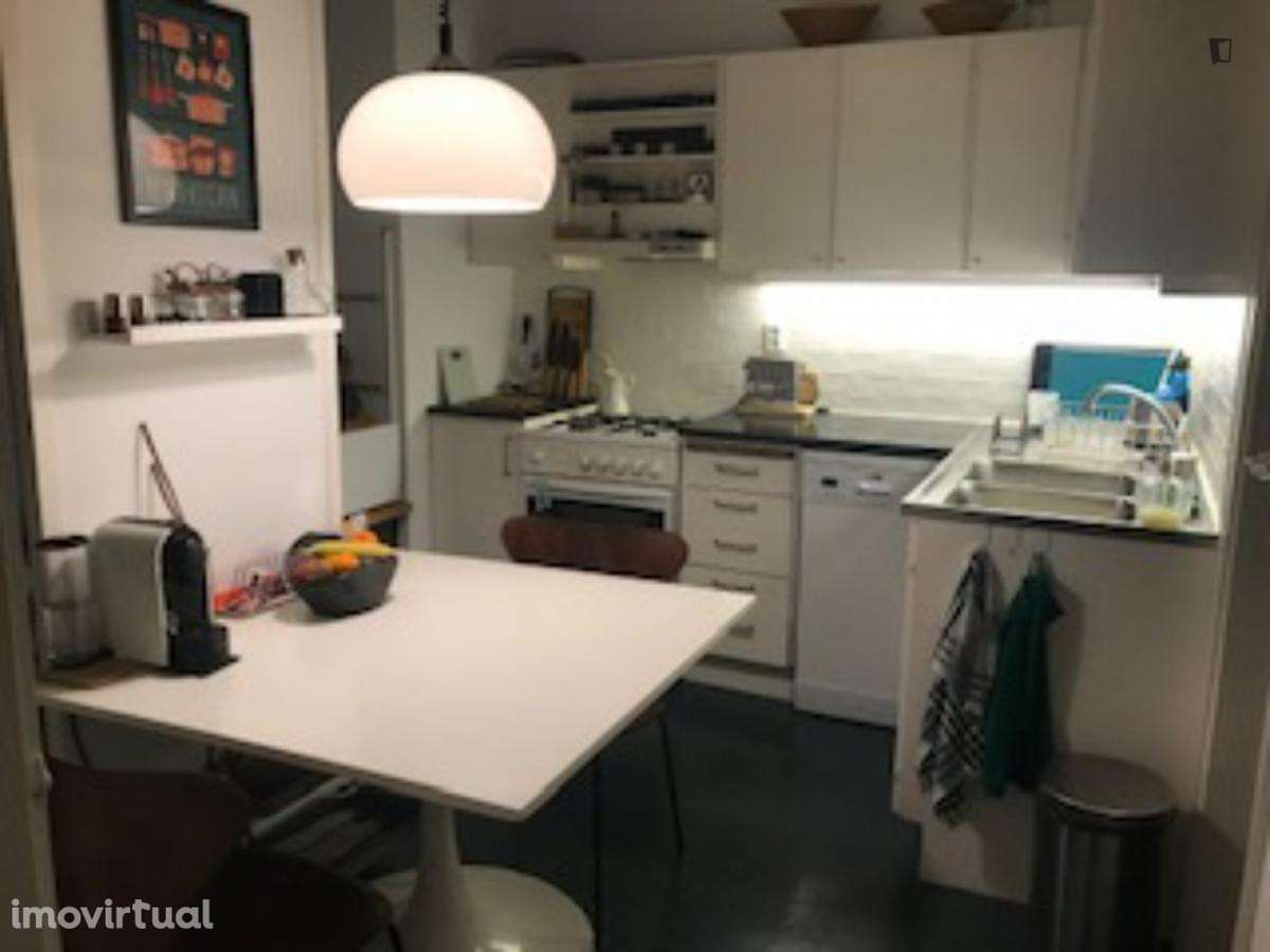 Quarto - localizado em Oeiras Lisbon - Grande imagem: 5/7