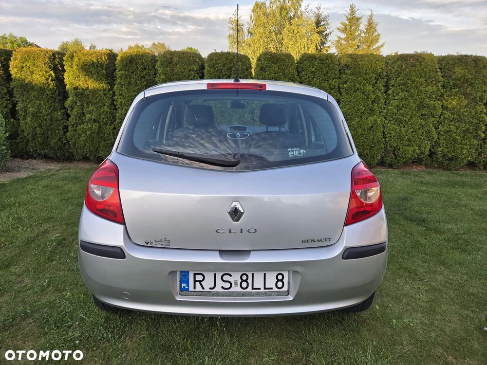 Renault Clio - 2