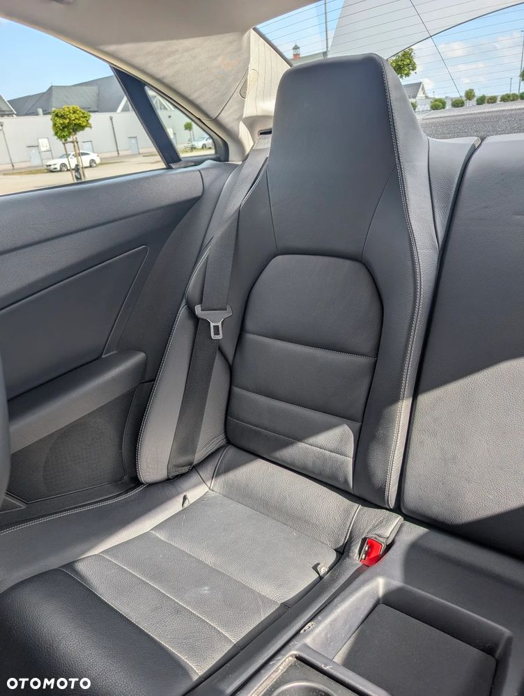 Mercedes-Benz Klasa E 250 CGI BlueEFFICIENCY Automatik Avantgarde - 12
