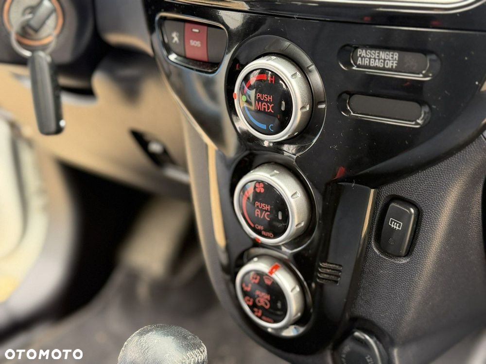 Peugeot iOn High Line - 23