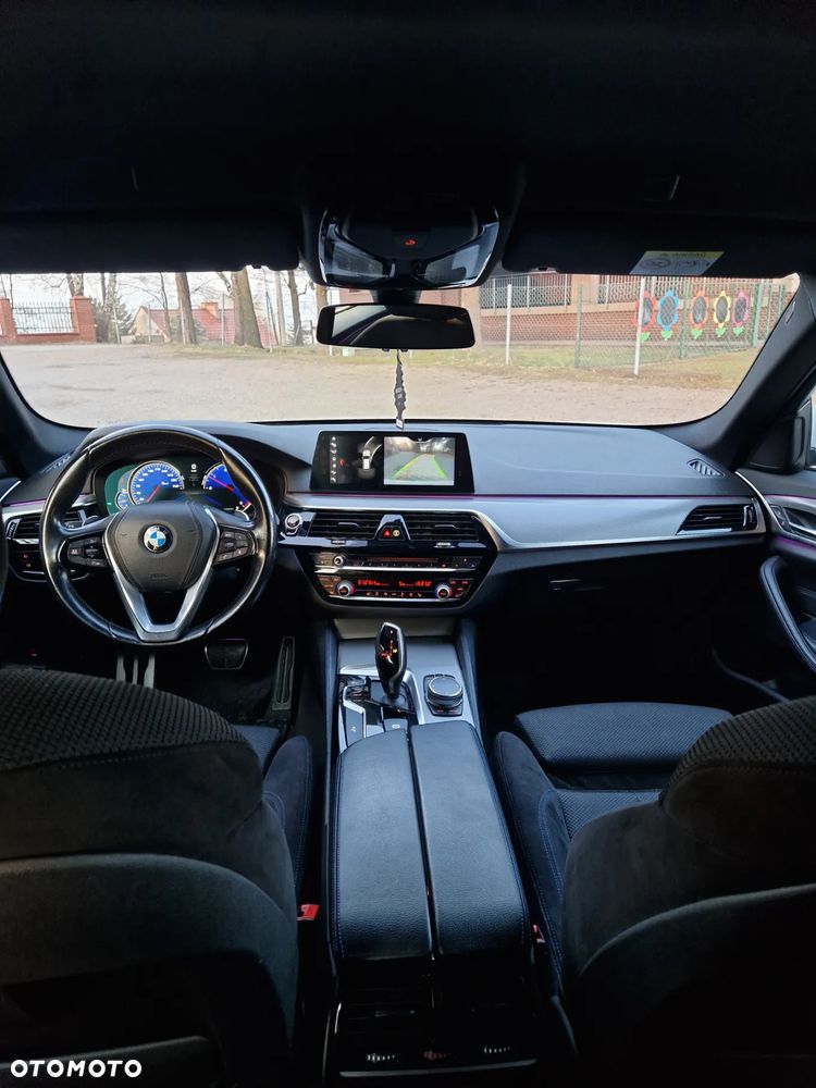 BMW Seria 5 520d xDrive - 6
