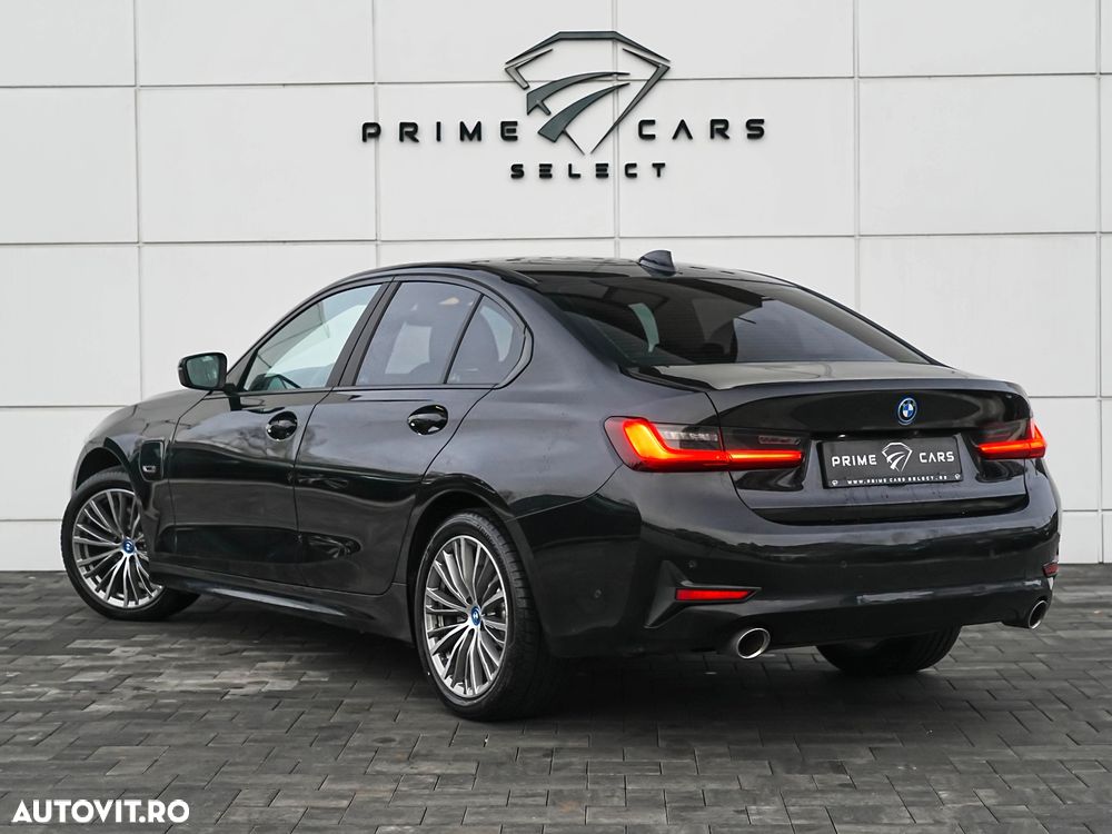 BMW Seria 3 330e Aut. Sport Line - 10