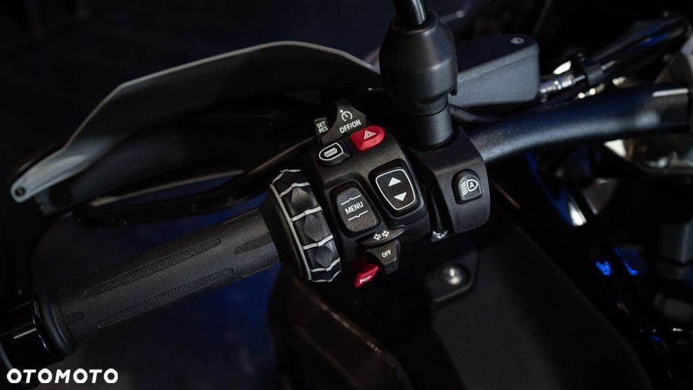 BMW R - 8