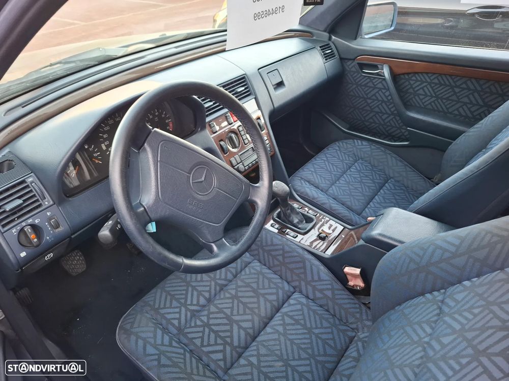 Mercedes-Benz C 180 Elegance - 4