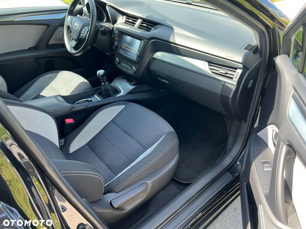 Toyota Avensis Touring Sports 1.8 Edition-S - 8