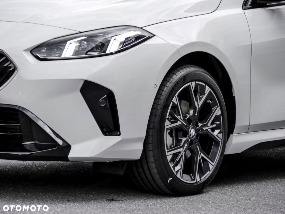 BMW Seria 1 120 mHEV - 17