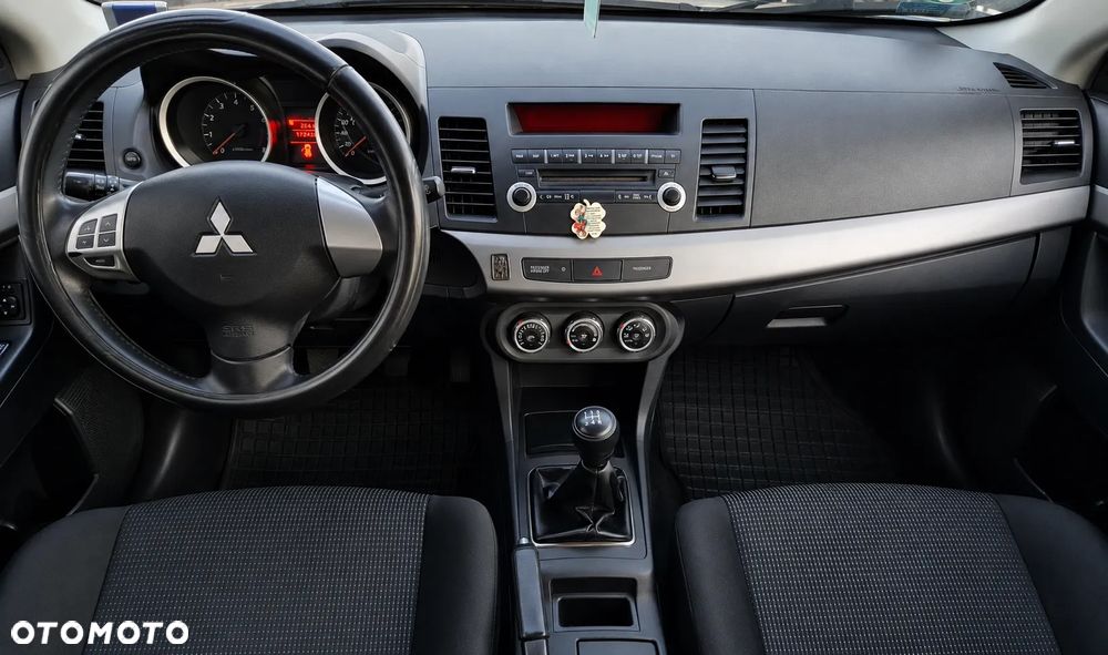 Mitsubishi Lancer 1.6 Invite - 5