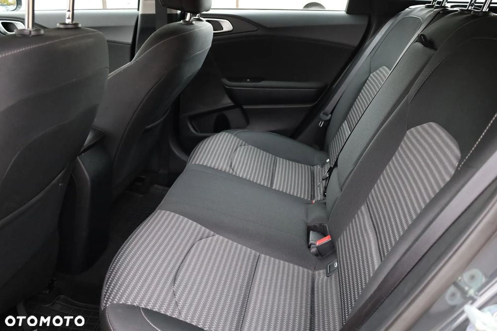 Kia Ceed 1.5 T-GDI M - 32