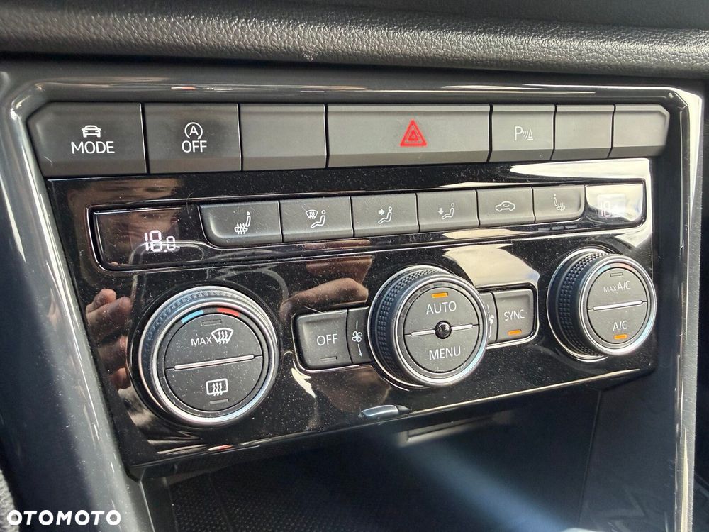 Volkswagen T-Roc - 25