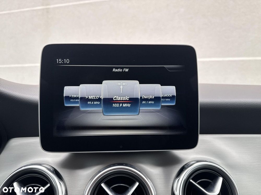 Mercedes-Benz GLA 200 7G-DCT AMG Line - 28