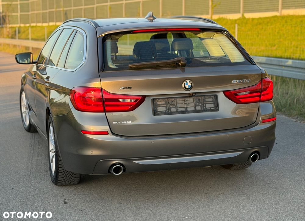 BMW Seria 5 520d xDrive Luxury Line sport - 14
