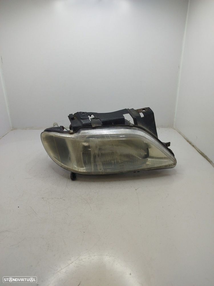 Farol/ Otica Dianteiro Dto Citroën Xsara (N1) - 2