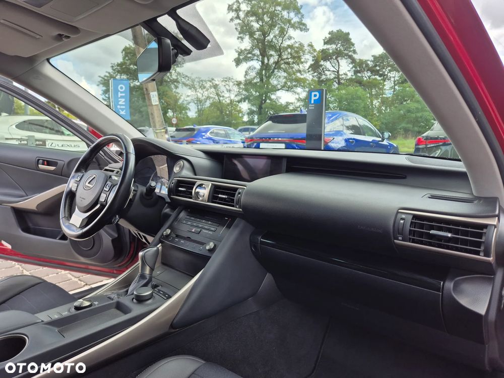 Lexus IS 200t / 300 Elegance - 19