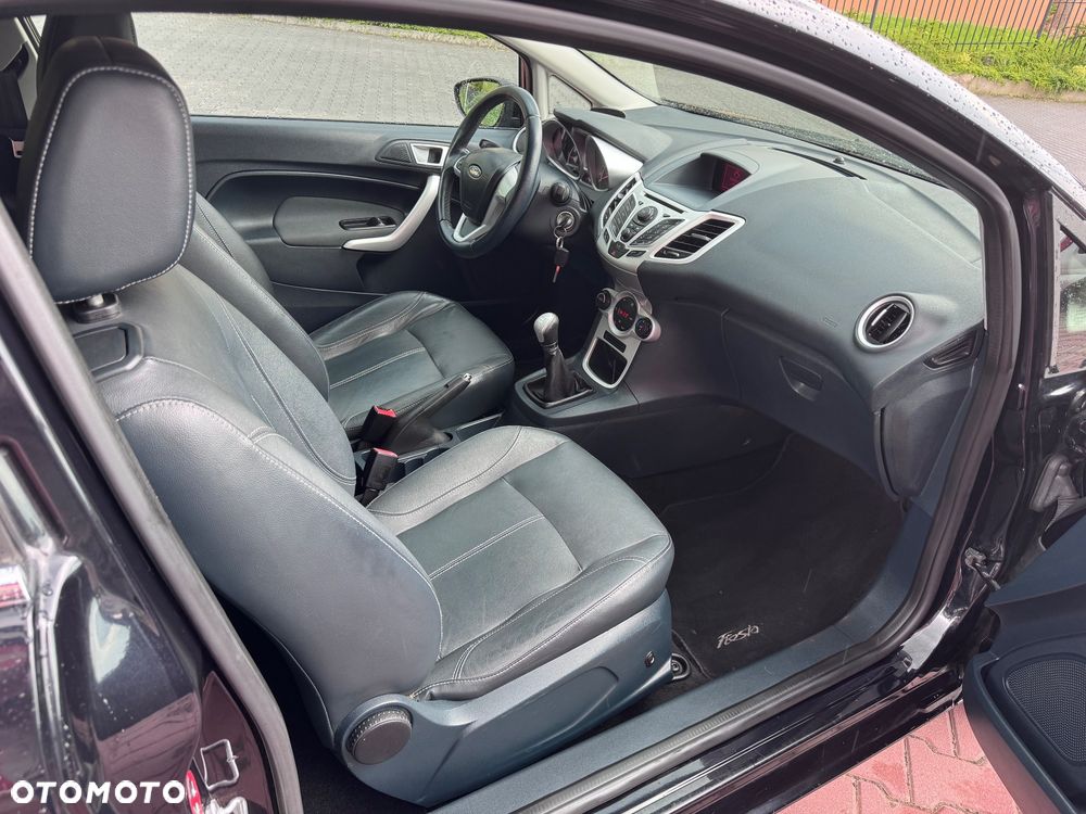 Ford Fiesta 1.25 Champions Edition - 22