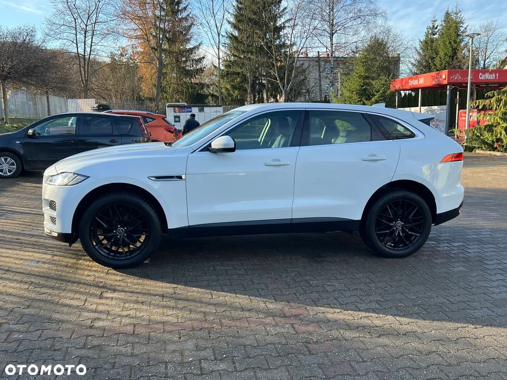 Jaguar F-Pace P250 AWD R-Dynamic SE - 2