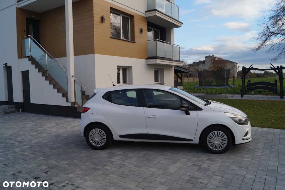 Renault Clio 1.2 16V 75 LIMITED - 37