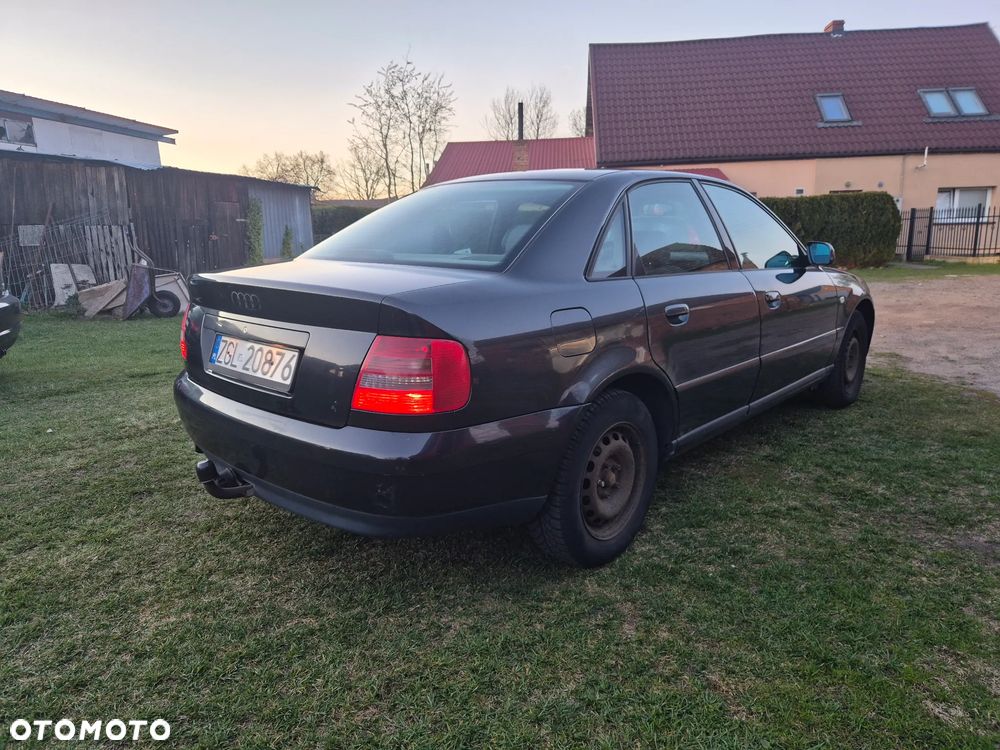 Audi A4 Limousine - 15