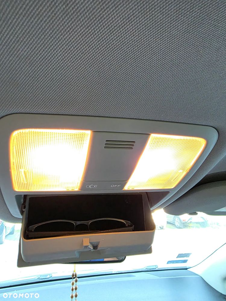 Toyota Avensis 2.0 D-4D Sol plus+NAVI - 22
