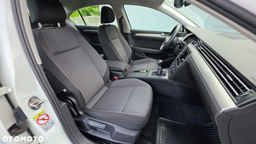 Volkswagen Passat 2.0 TDI EVO Essence - 17