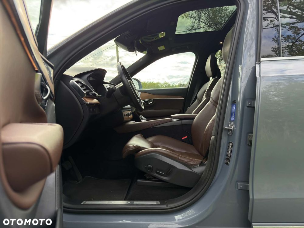 Volvo XC 90 - 32