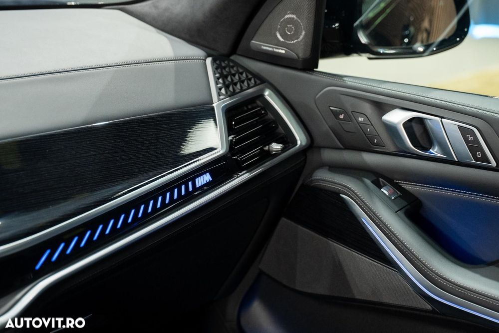 BMW X7 M60i xDrive AT MHEV - 31