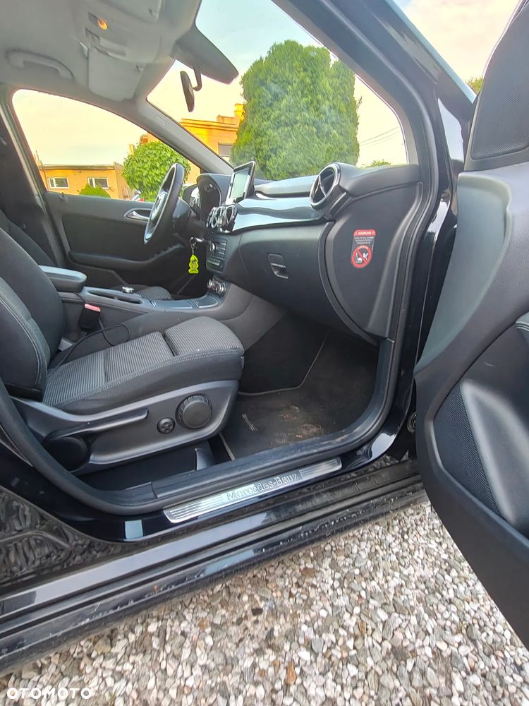 Mercedes-Benz Klasa B 200 d 7G-DCT SCORE - 11