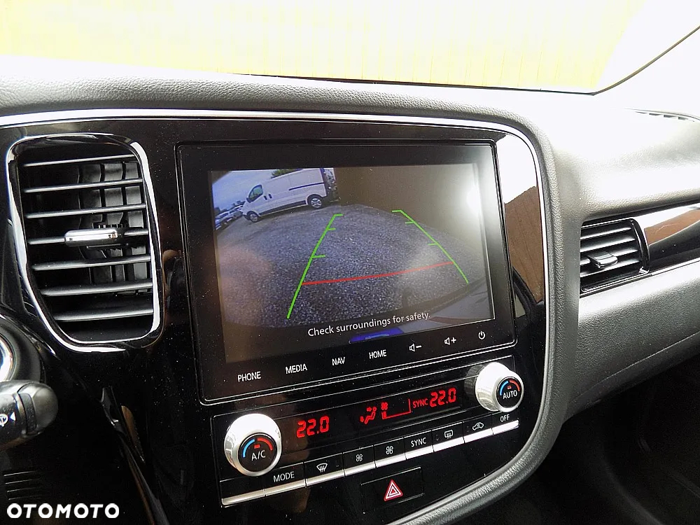 Mitsubishi Outlander 2.4 4WD Plug-In Hybrid Top - 20