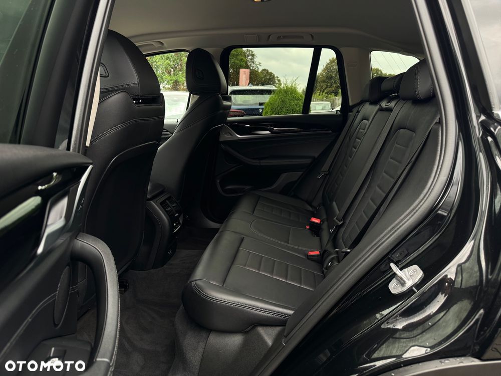 BMW X3 sDrive18d MHEV Luxury Line - 24