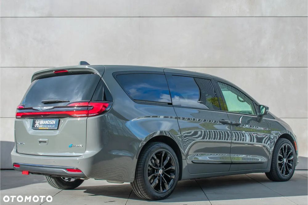 Chrysler Pacifica 2022 photo 2