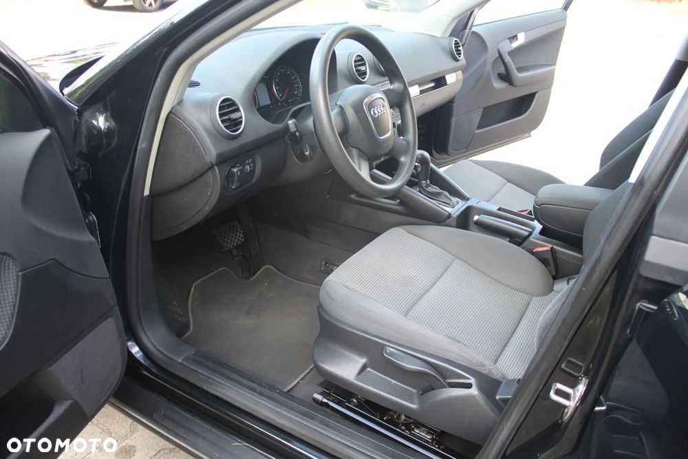Audi A3 Sportback - 16