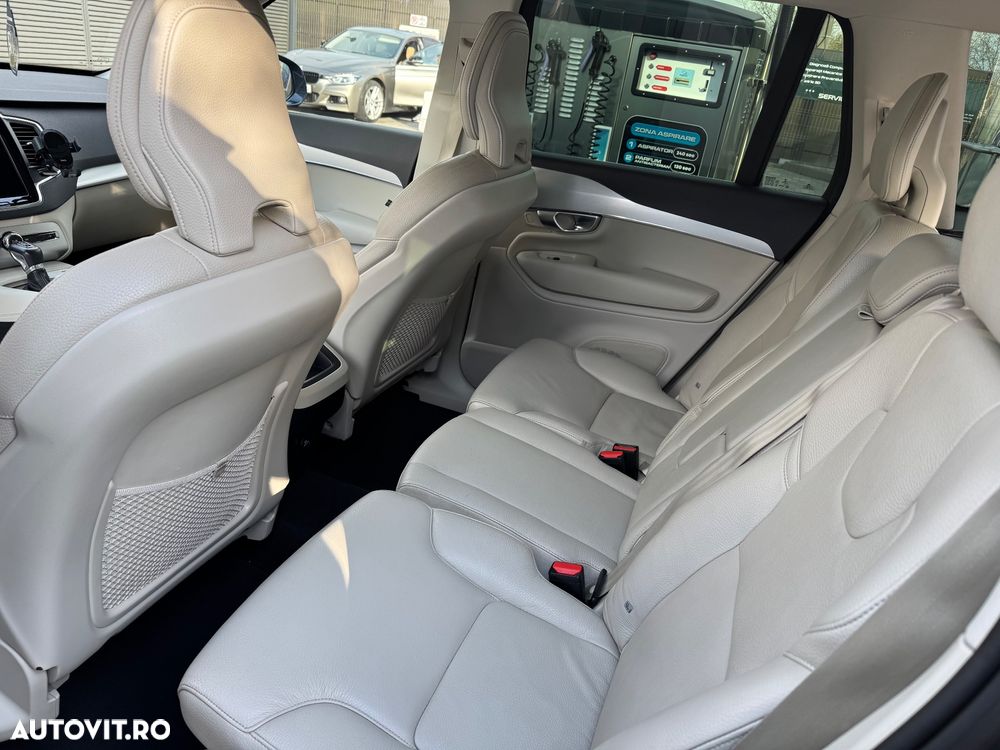 Volvo XC 90 D5 AWD Geartronic Momentum - 4