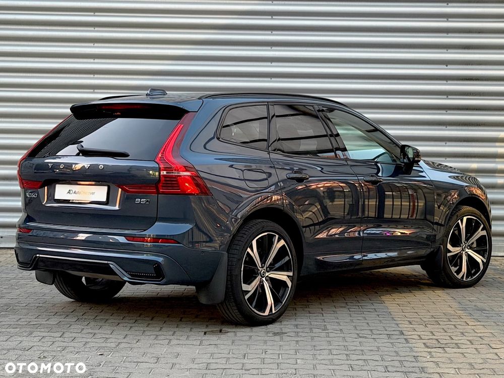 Volvo XC 60 B5 B AWD Ultimate Dark - 5